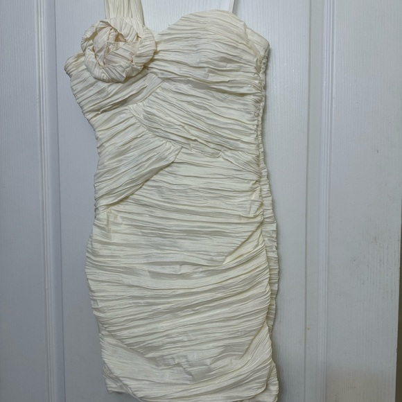 Wedding dress size 8 - Picture 5 of 6